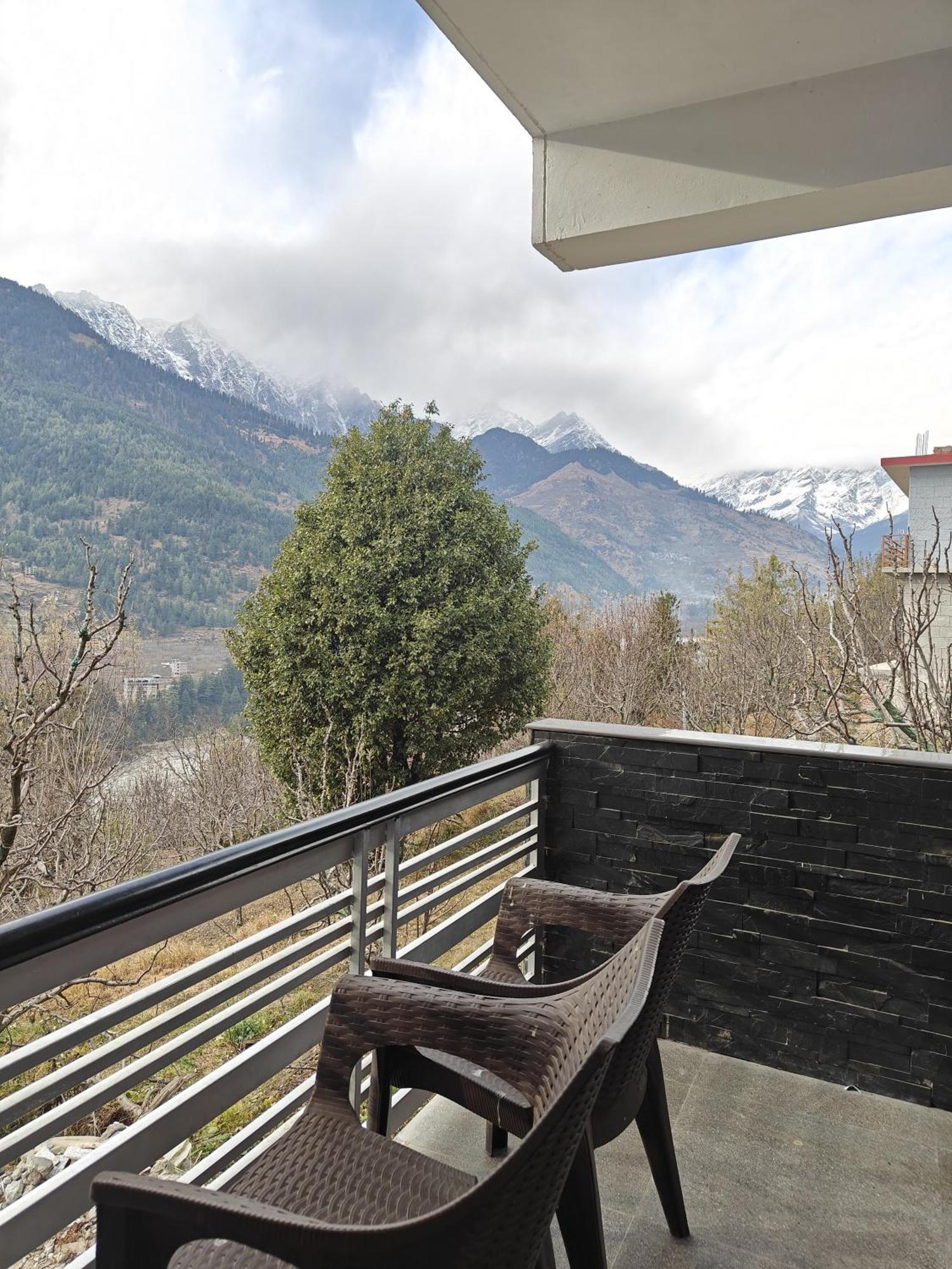 Отель Happy House Manali Sater Экстерьер фото