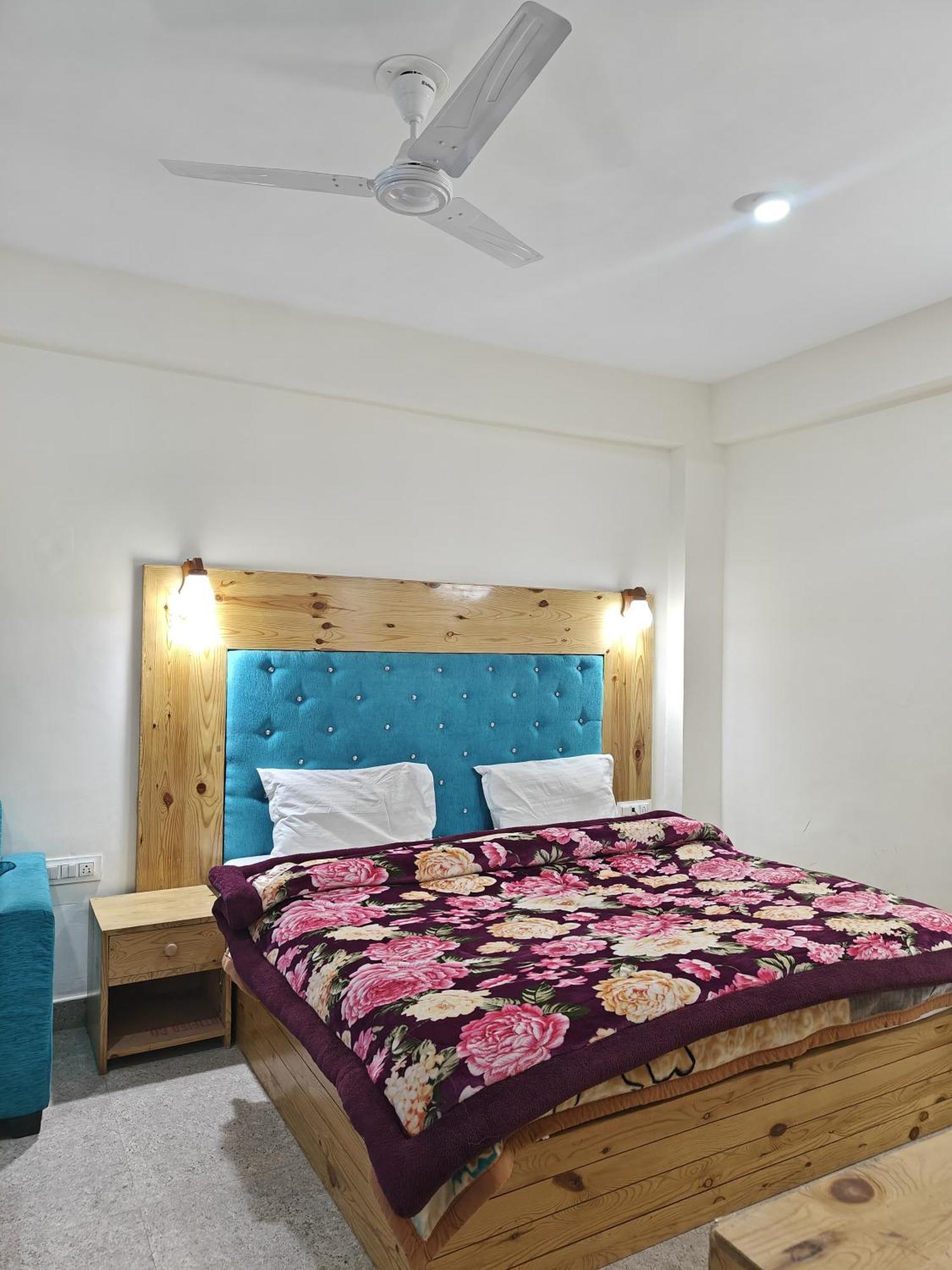 Отель Happy House Manali Sater Экстерьер фото