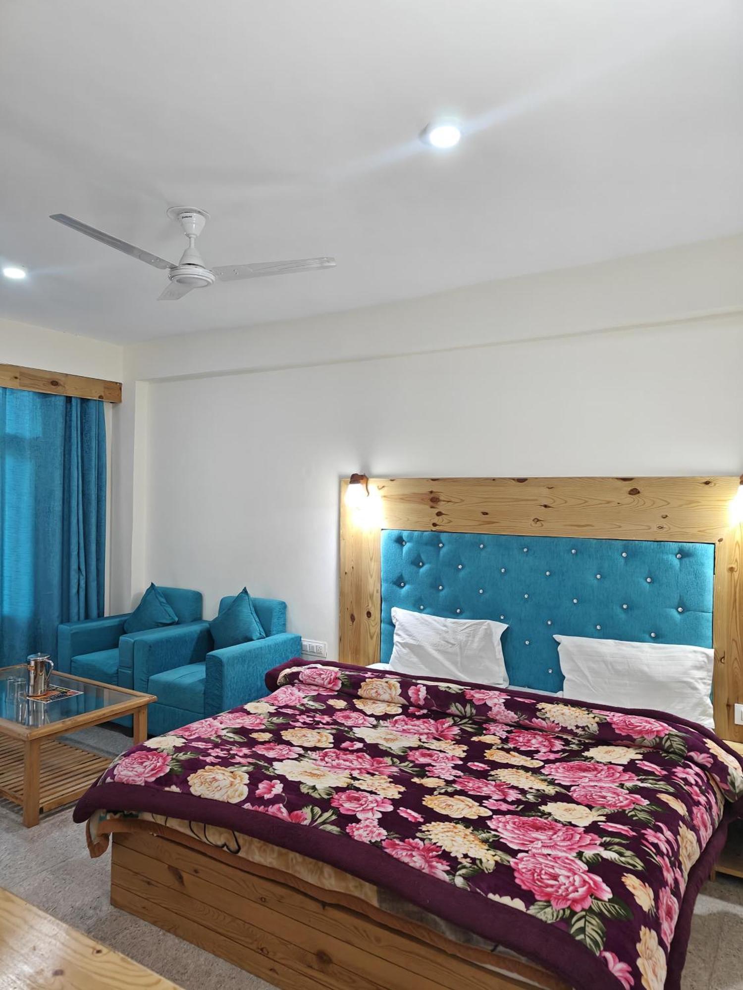 Отель Happy House Manali Sater Экстерьер фото