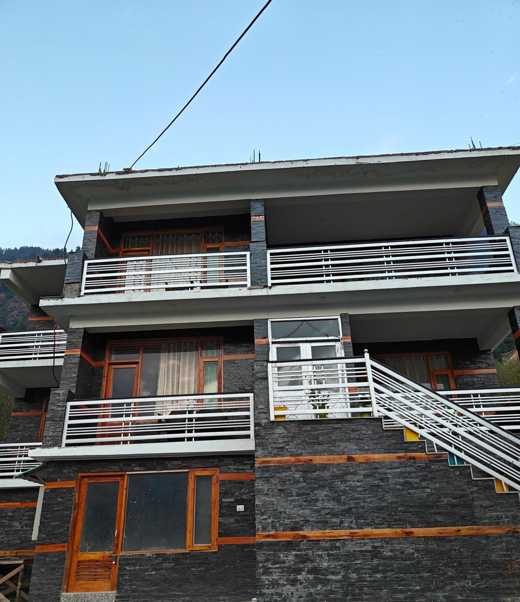 Отель Happy House Manali Sater Экстерьер фото